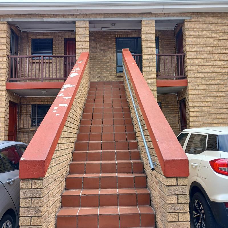 2 Bedroom Property for Sale in Oakglen Western Cape